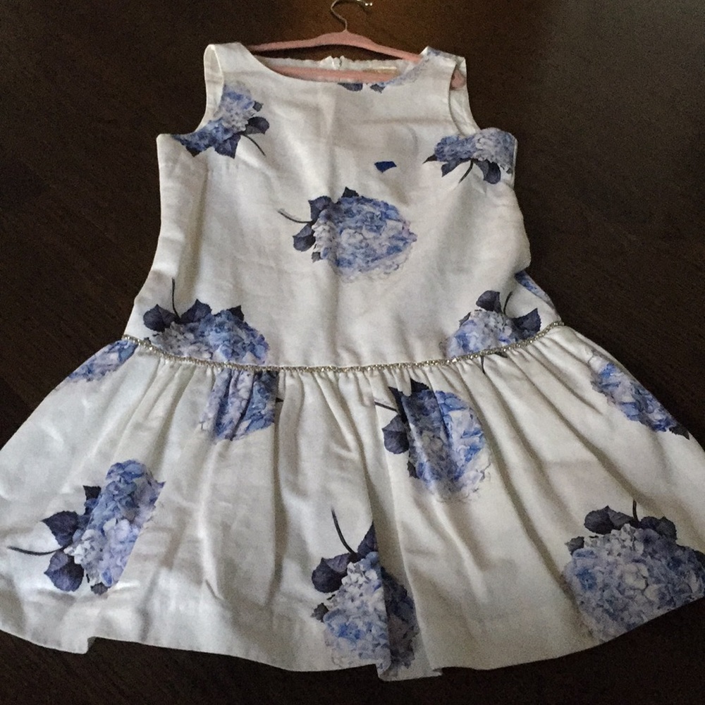 Girls dress